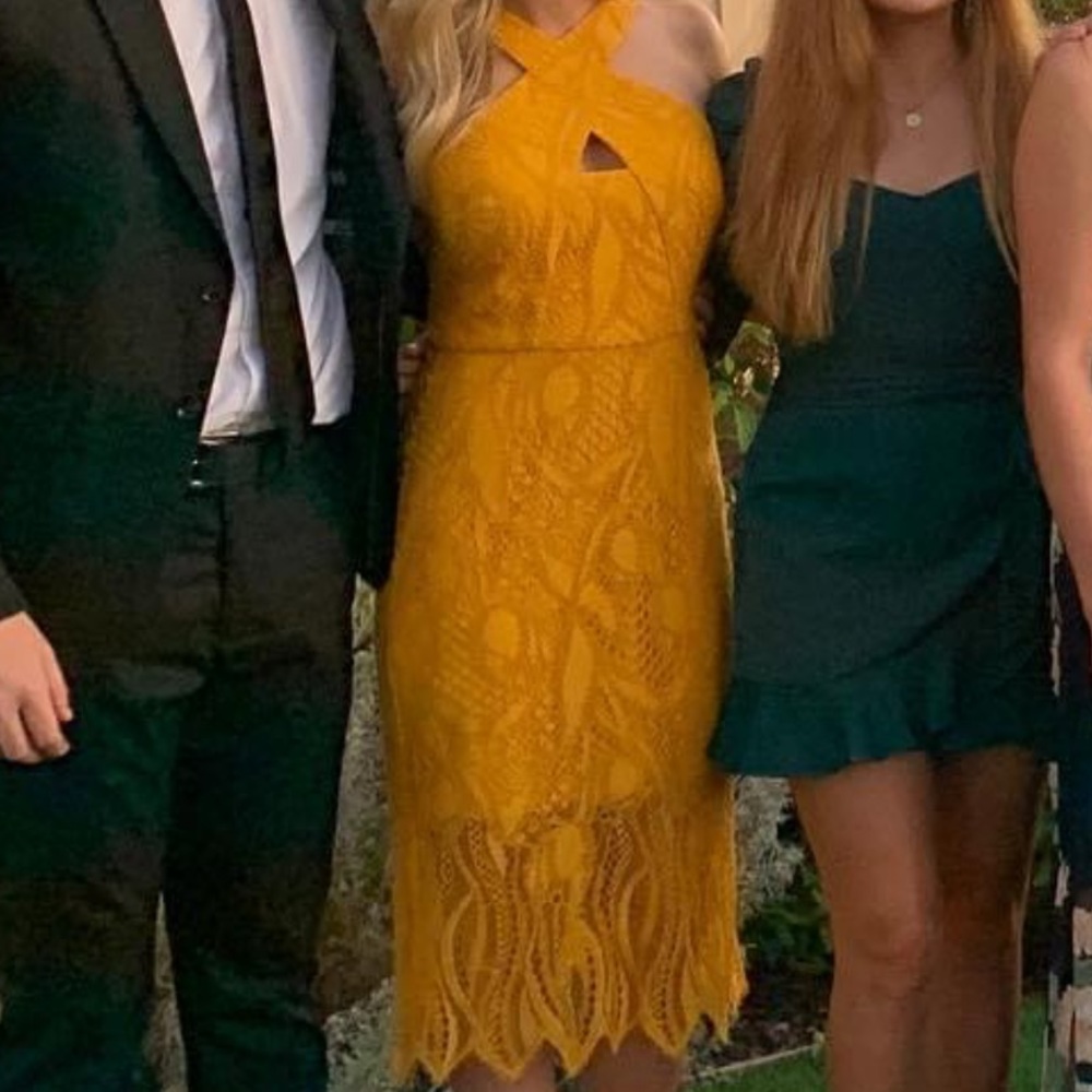 BCGB size 4 mustard yellow cocktail dress